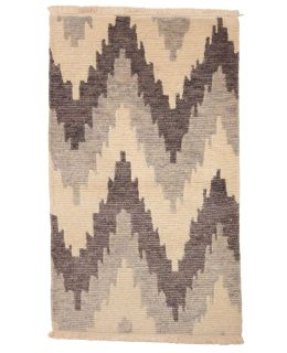 Namche Brown 73x122